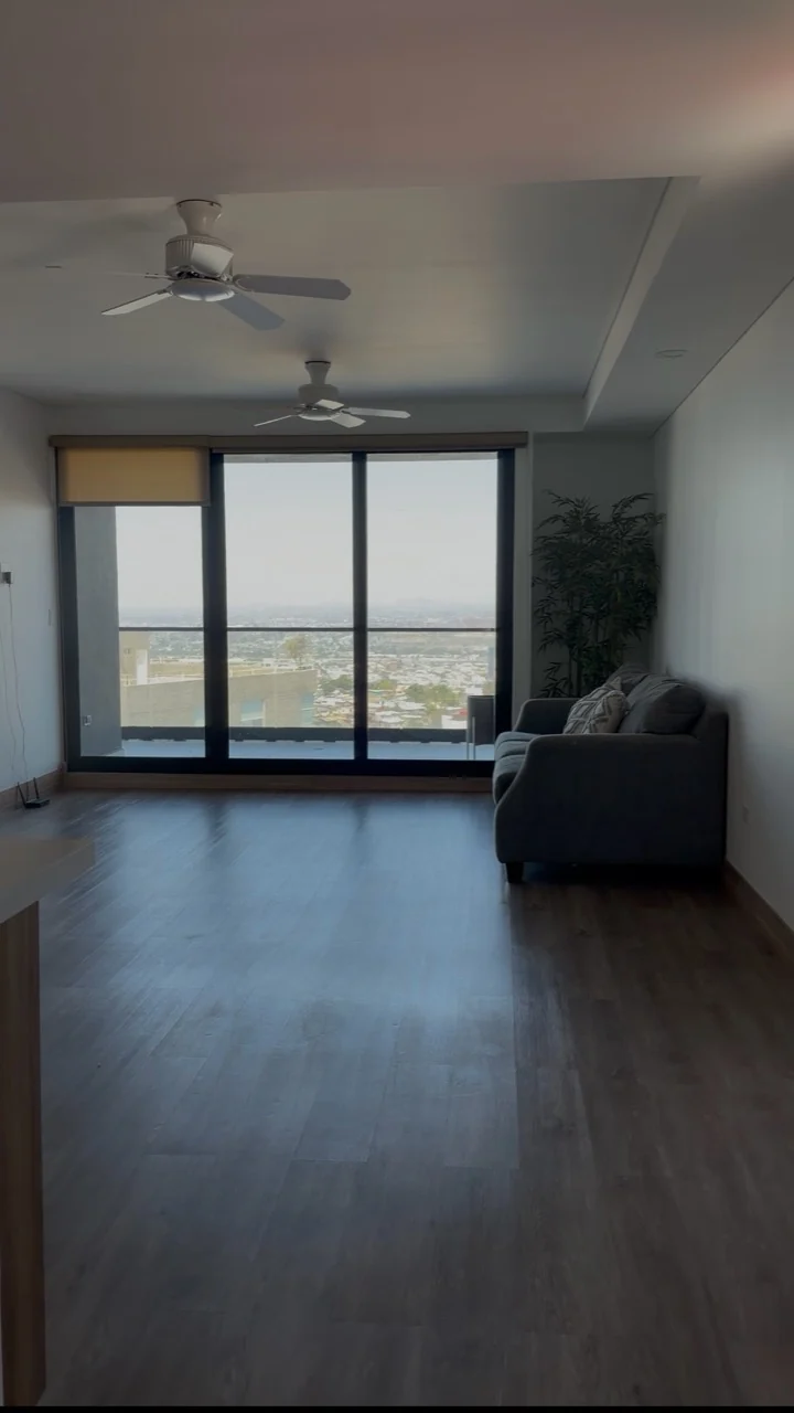 Estancia amplia con vistas en Altalia III